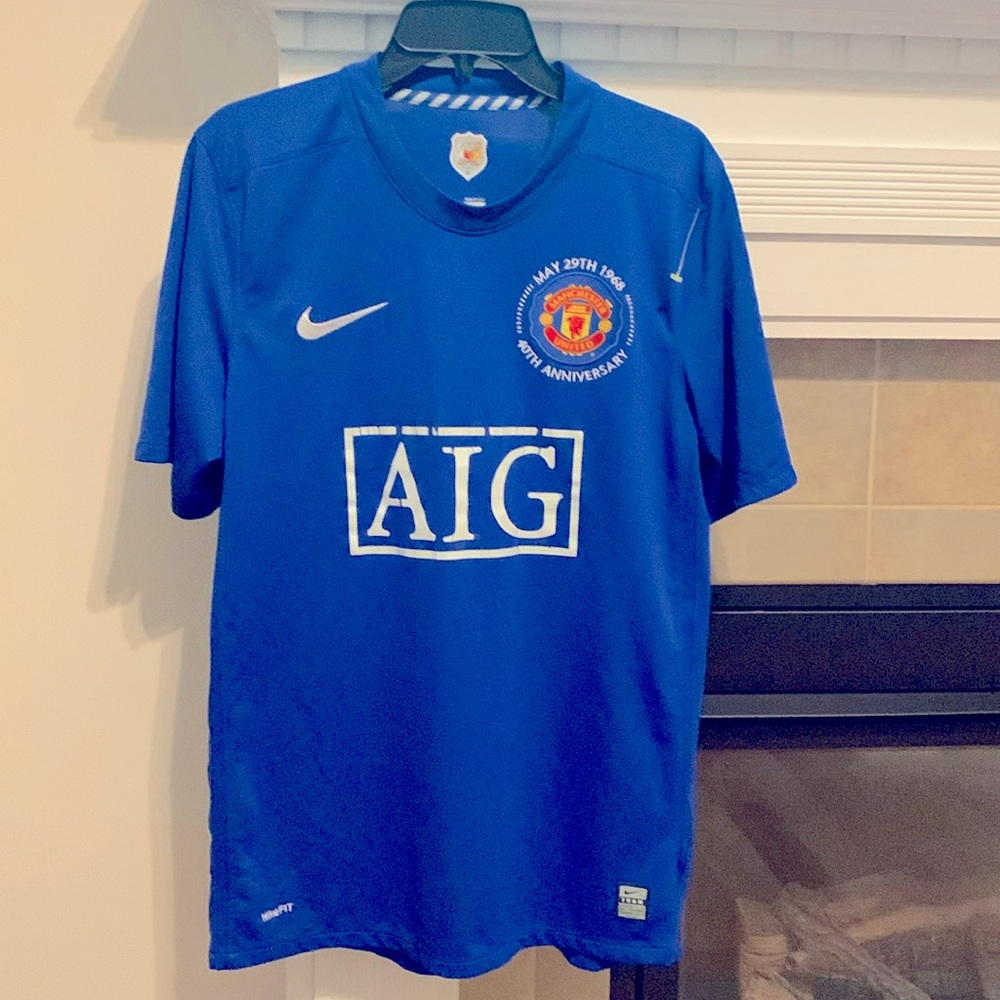 VTG NIKE FIT 1968 40TH ANNIVERSARY MANCHESTER UNITED SOCCER JERSEY SIZE M